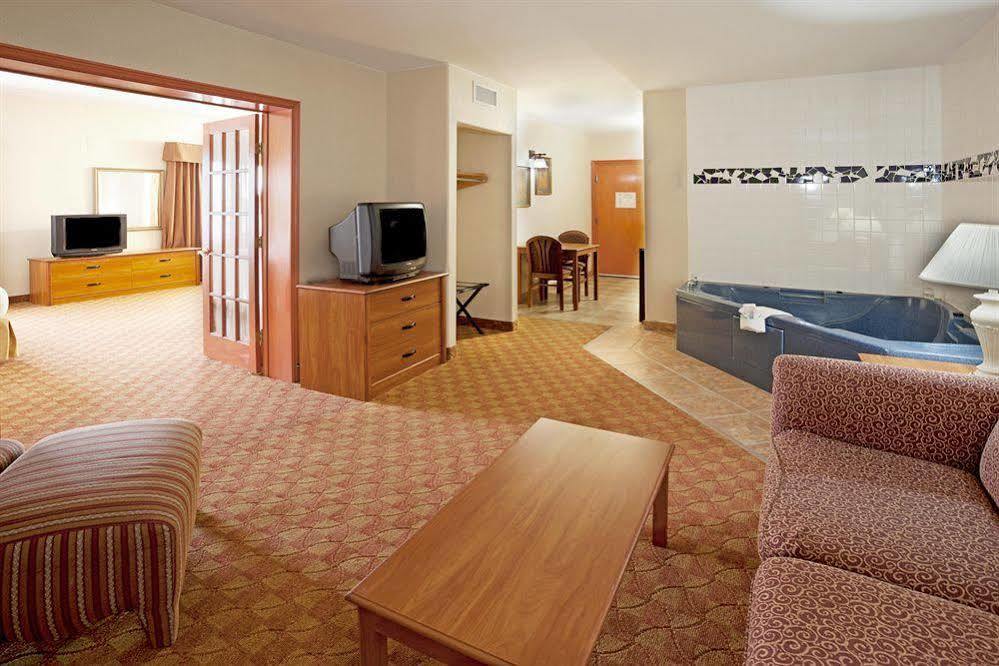 Holiday Inn Express Hotel And Suites Brownsville By Ihg חדר תמונה