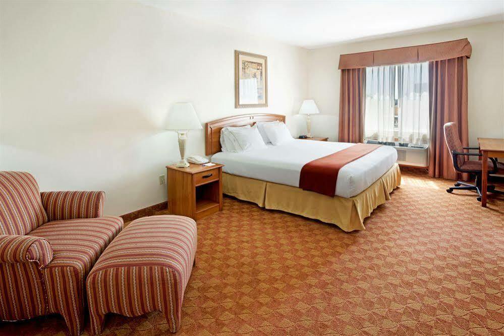 Holiday Inn Express Hotel And Suites Brownsville By Ihg מראה חיצוני תמונה
